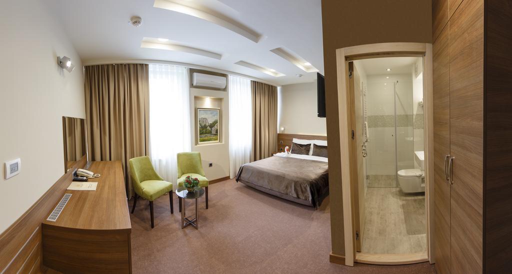 Hotel كراغوييفاك الغرفة الصورة